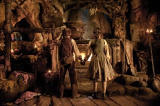 HANSEL &amp; GRETEL: WITCH HUNTERS