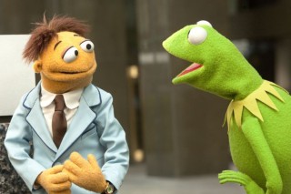 "THE MUPPETS" WE CAN DO IT, WALTER! KERMIT THE FROG gives newest Muppet, WALTER a pep-talk while they work to save the Muppet Theater from being destroyed in THE MUPPETS. (Opening in theaters Nov. 23rd).

Photograph by: Scott Garfield


Â© 2011 Disney