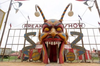 americanhorrorstoryfreakshow_2