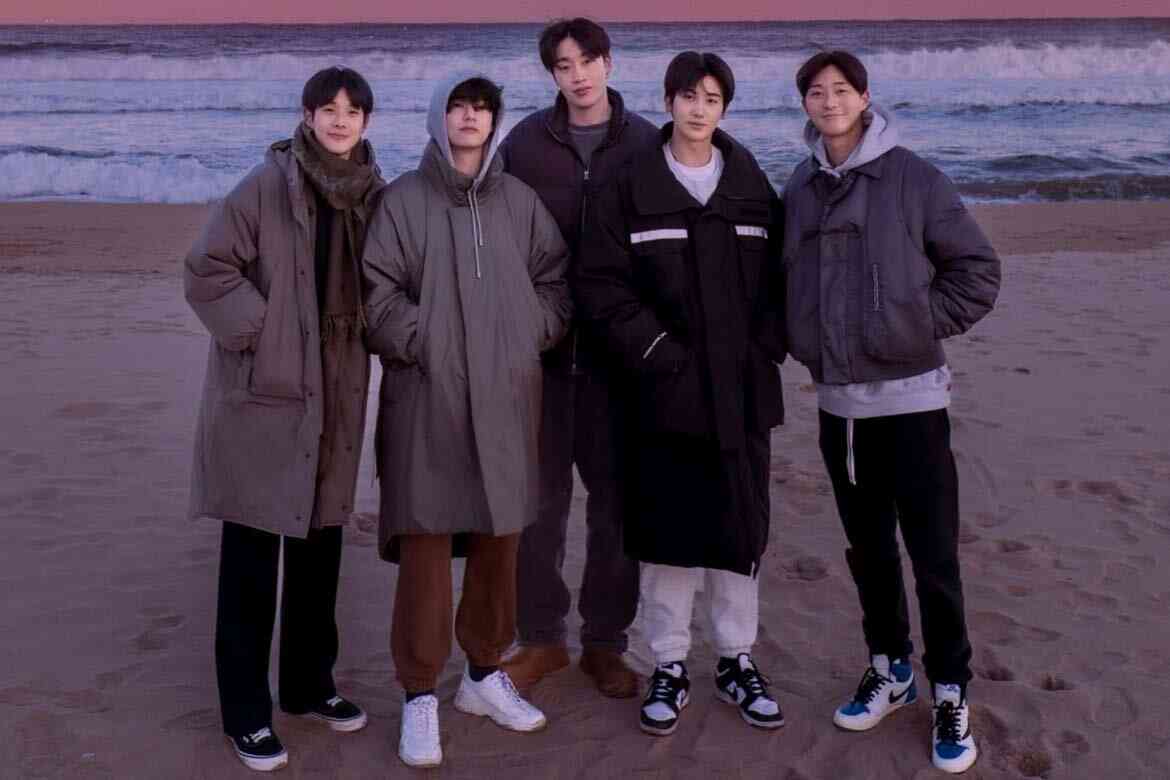 In the SOOP: Friendcation