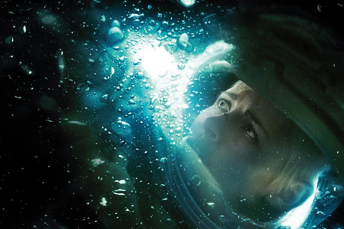 Underwater Kristen Stewart
